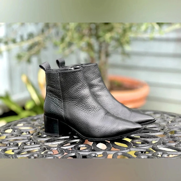 Everlane — The Boss Boot - Picture 1 of 8